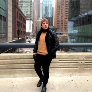 Meet your Posher, Luis omar